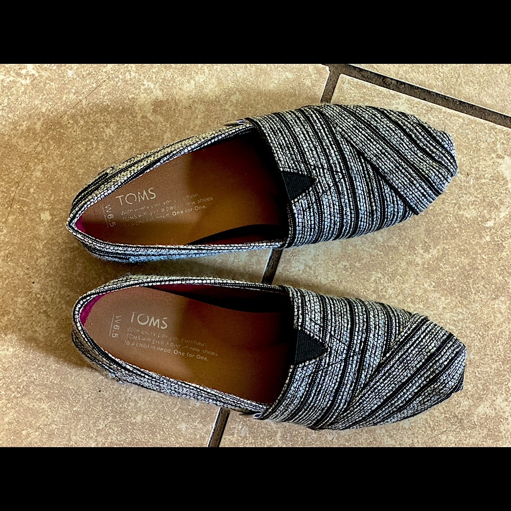 TOMS women’s classic textured stripe
